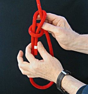 How to tie a Bowline with your left hand – Updated