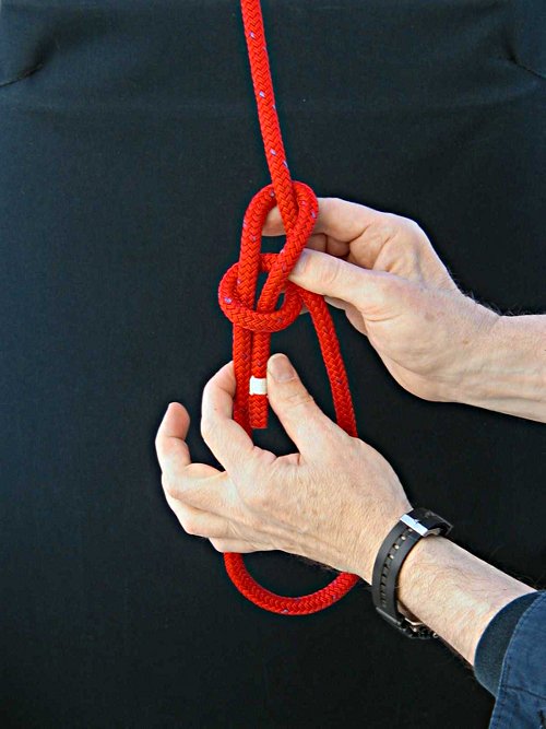 How to tie a Bowline with your left hand – Updated  Boating Safety Tips,  Tricks & Thoughts from Captnmike